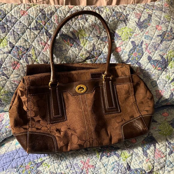 Coach Hamptons Signature Satchel - Picture 1 of 9